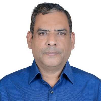 *कलम का एक छोटा-सा सिपाही मुस्कुराएगा (मुक्तक)*