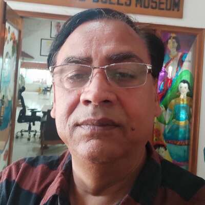 बात होती है सब नसीबों की।