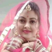 नहीं कोई लगना दिल मुहब्बत की पुजारिन से,