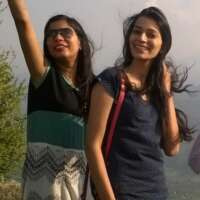 * बेटियां *