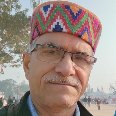 कदम अपने बढ़ाएं हम