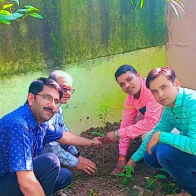 पेड़ लगाओ तुम ....