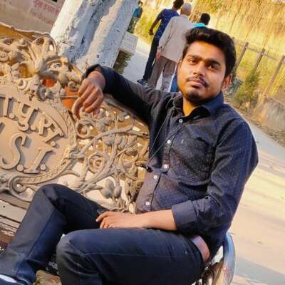 जख्म के दाग हैं कितने मेरी लिखी किताबों में /