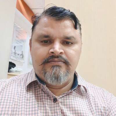 वीर तुम बढ़े चलो...