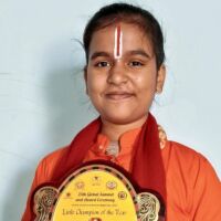 अल्पायु में अध्यात्म का वैश्विक उजास : बाल व्यास श्वेतिमा माधव प्रिया को ‘लिटिल चैंपियन ऑफ द ईयर–2025’