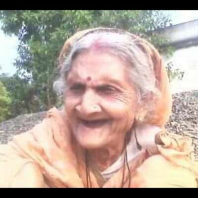 मेरी प्यारी बूढ़ी नानी ।