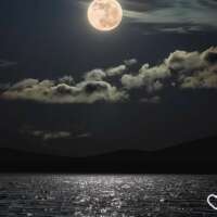 रात की नदी में