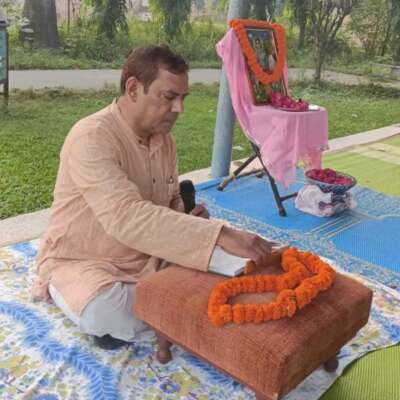 *मिलता सोफे का बड़ा, उसको केवल पास (कुंडलिया)*