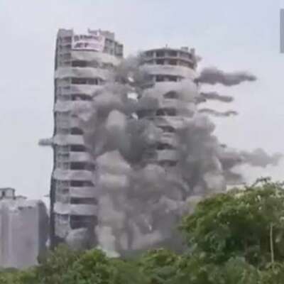 *दो टॉवर बदनाम (कुंडलिया)*