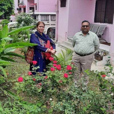 सावन की शुचि तरुणाई का,सुंदर दृश्य दिखा है।